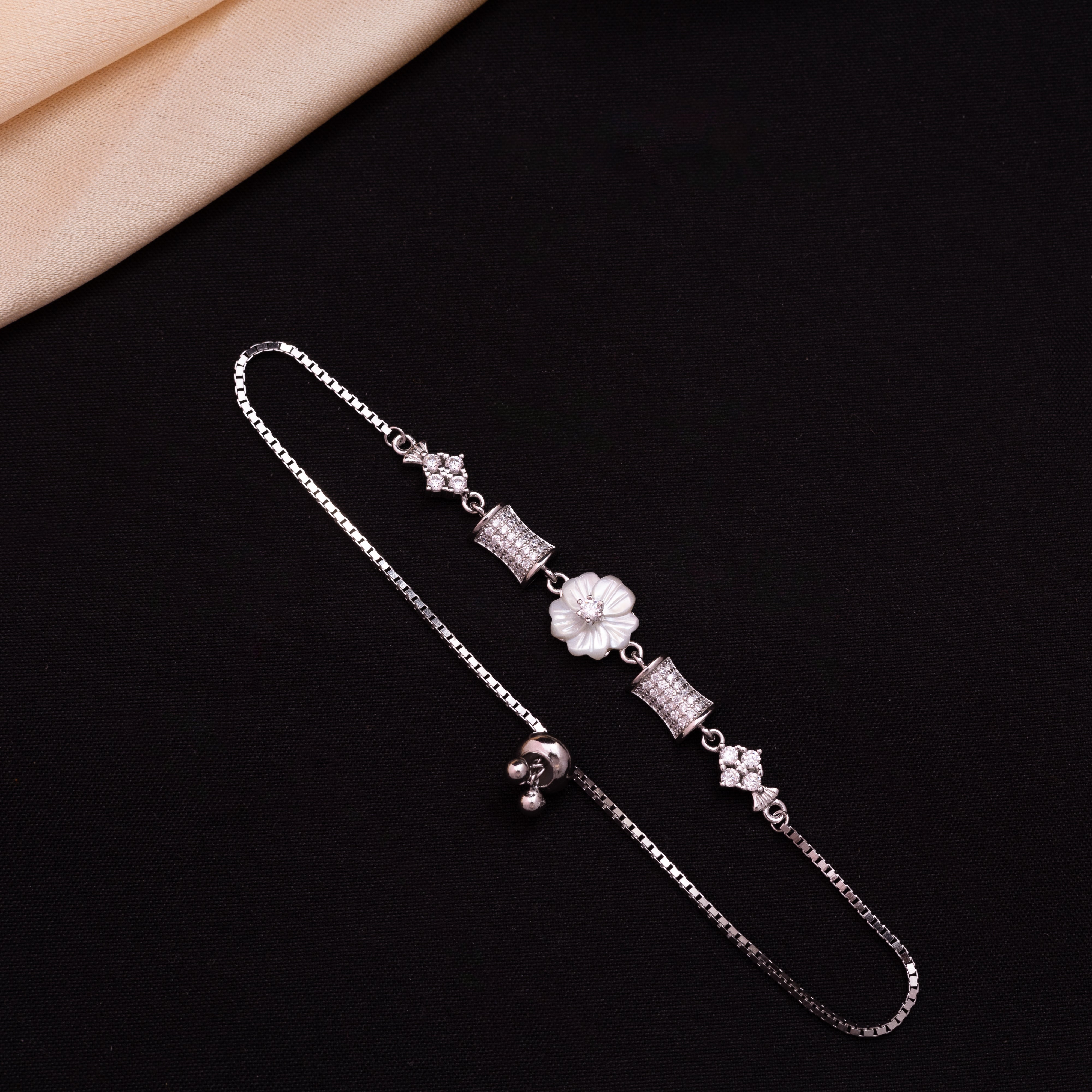 Mop Adustable Bracelet