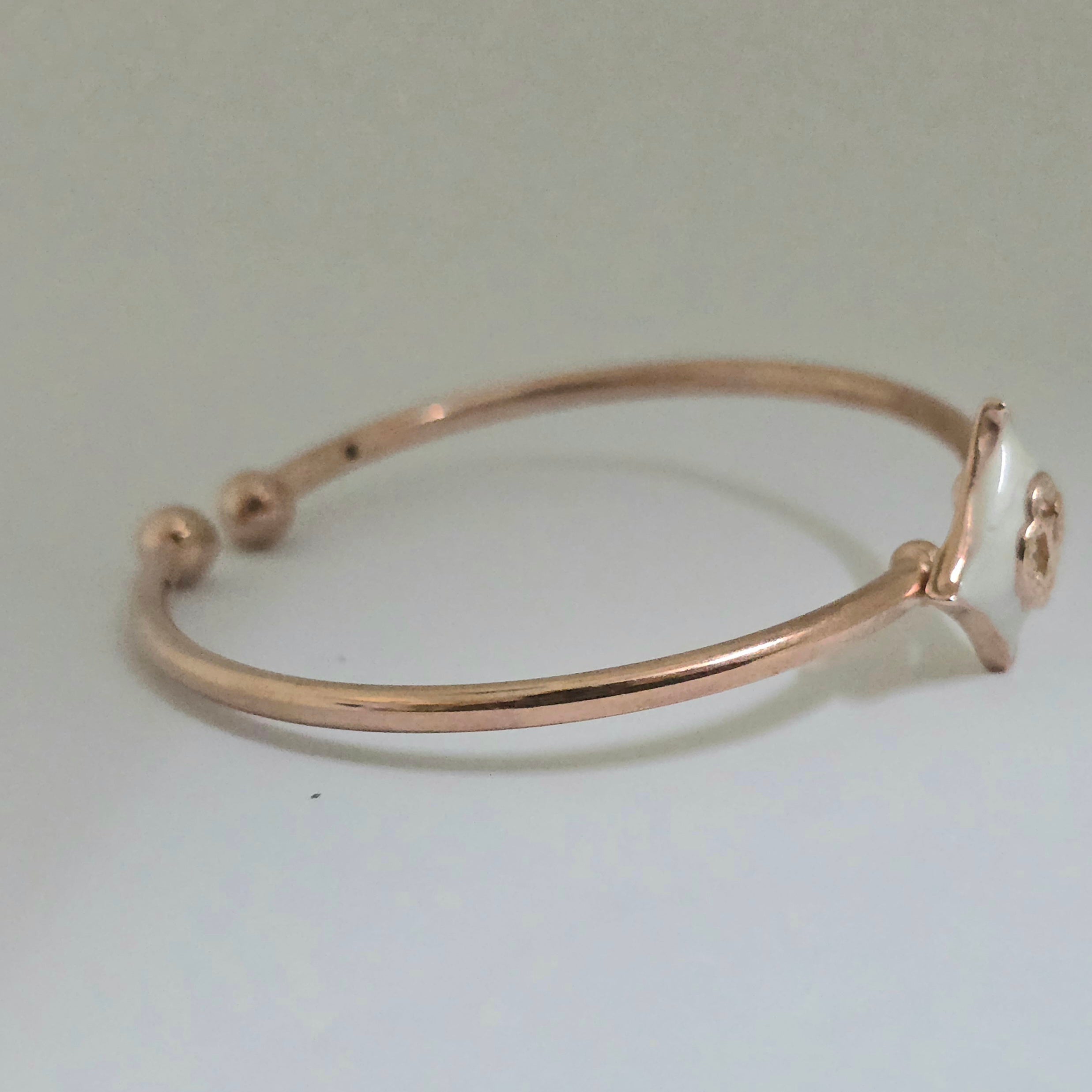 Holopipi Enamel kada