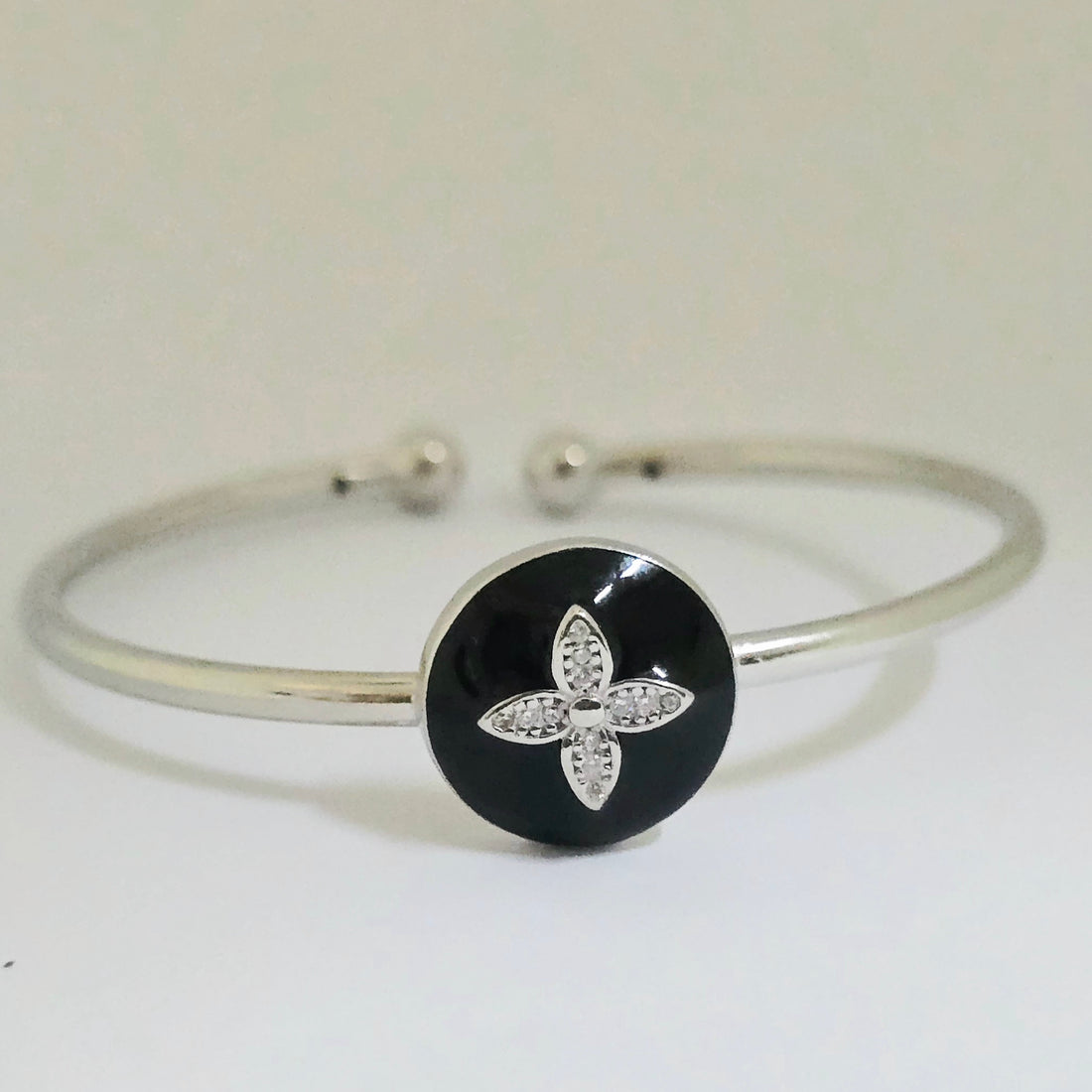 Holopipi Enamel Kada