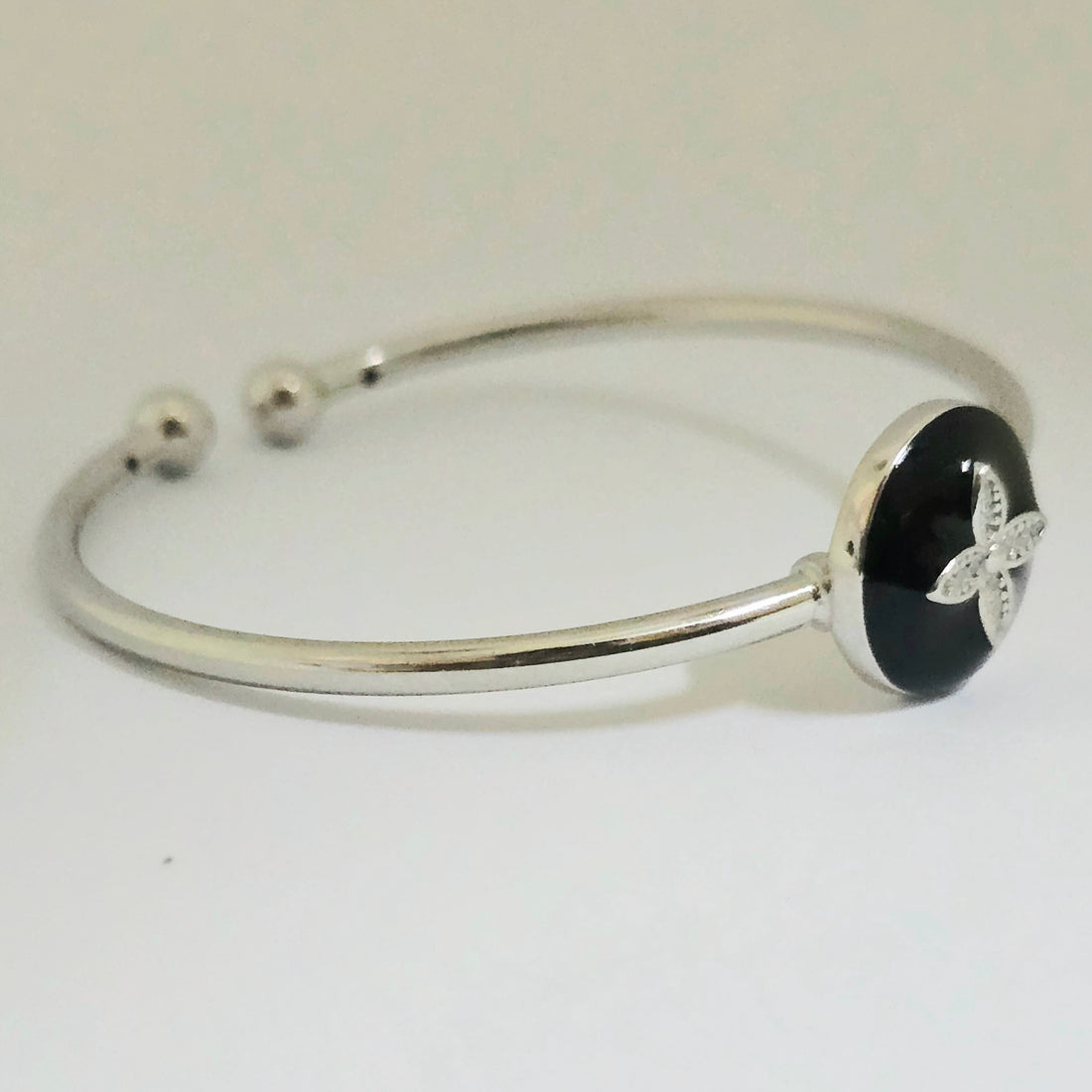 Holopipi Enamel Kada