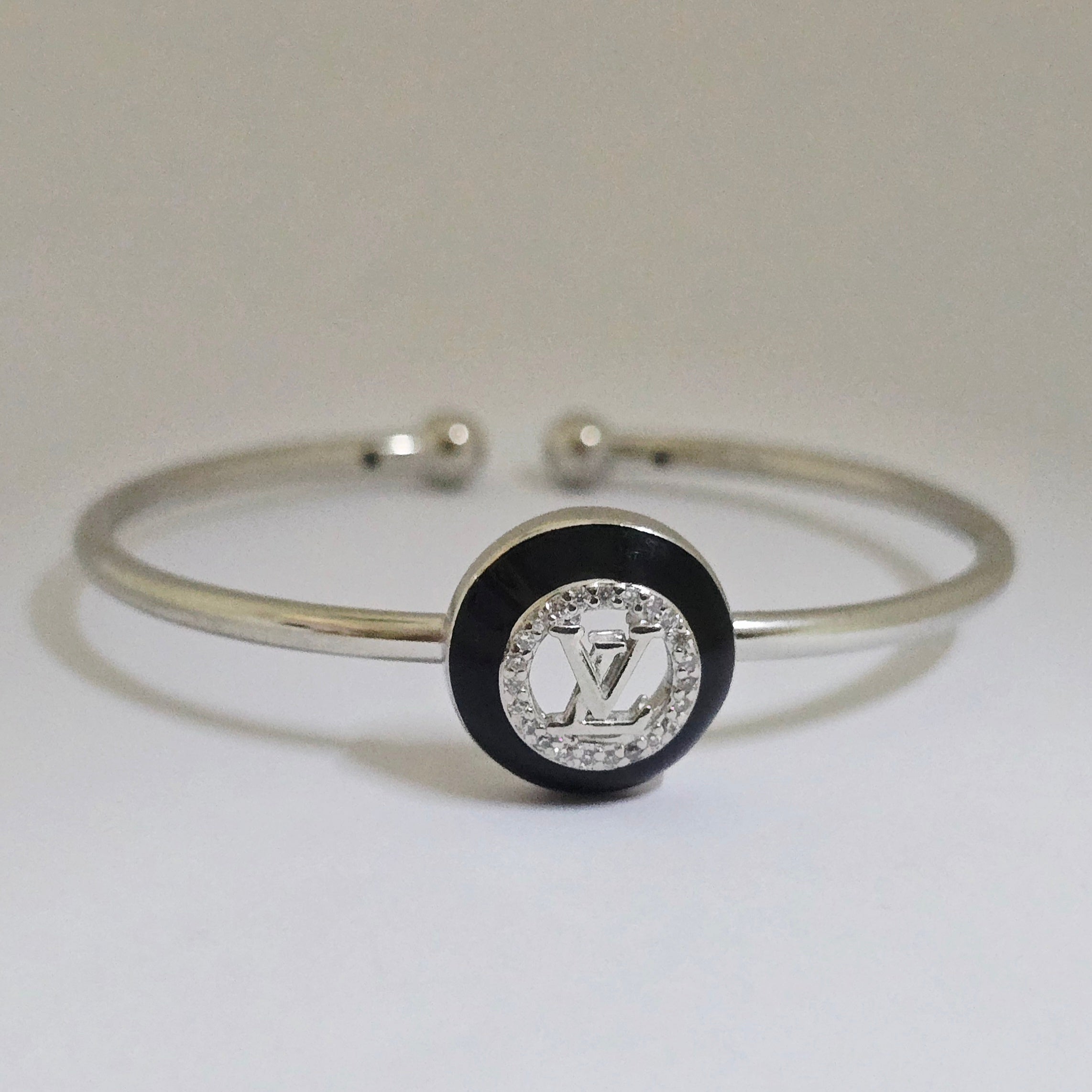 Holopipi Enamel kada