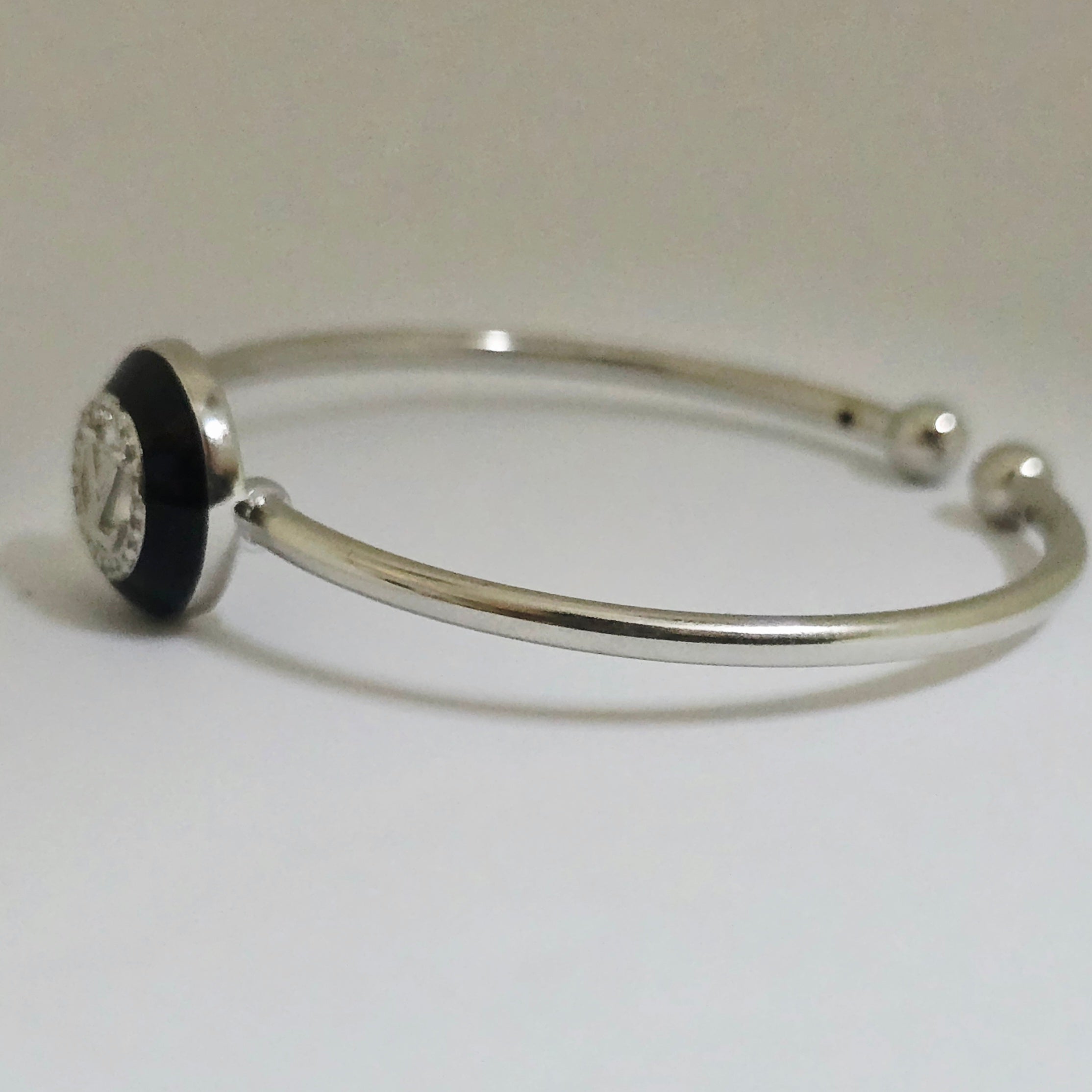 Holopipi Enamel kada